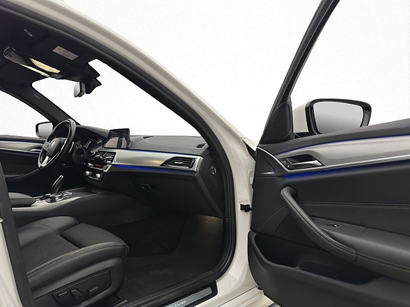 BMW 530e 13 of 30