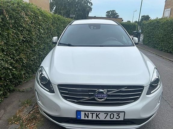 Volvo XC60 3 of 5