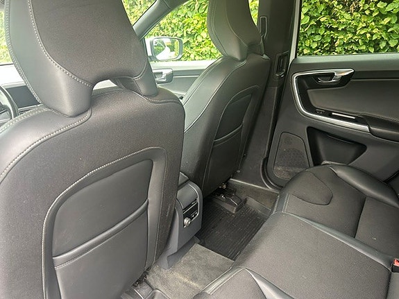 Volvo XC60 5 of 5