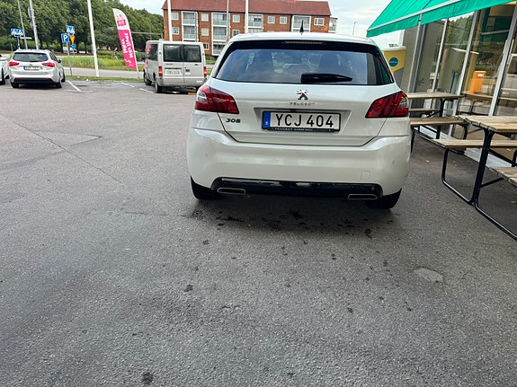 Peugeot 308 4 of 5