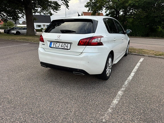 Peugeot 308 3 of 5