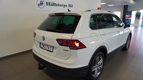 Volkswagen Tiguan 3 of 5