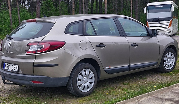 Renault Megane III 3 of 4