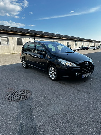 Peugeot 307 SW 2 of 5