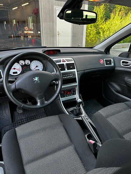 Peugeot 307 SW 4 of 5