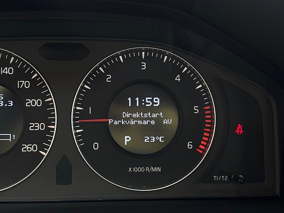Volvo XC70 14 of 25