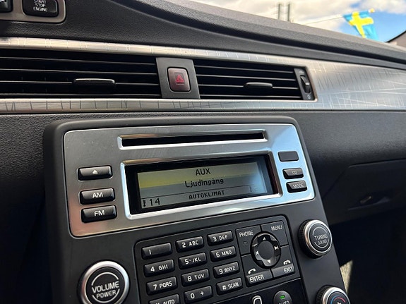 Volvo XC70 16 of 25