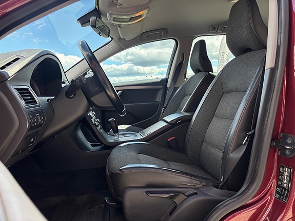 Volvo XC70 18 of 25
