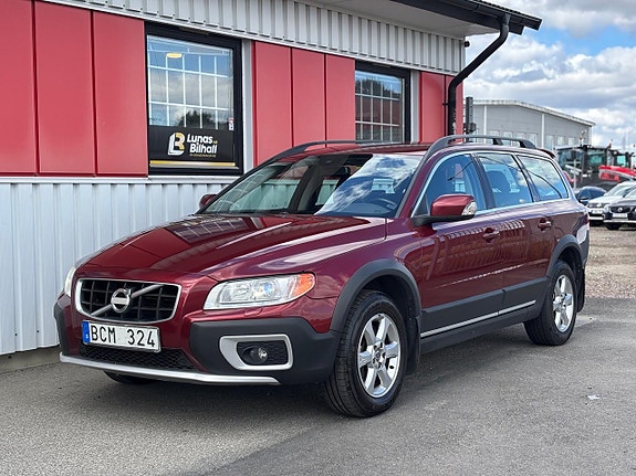 Volvo XC70 2 of 25