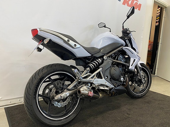 Kawasaki Er-6n "nyservad - Yoshimura slipon" 4 of 5
