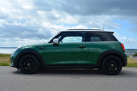 MINI Cooper SE 5 of 5