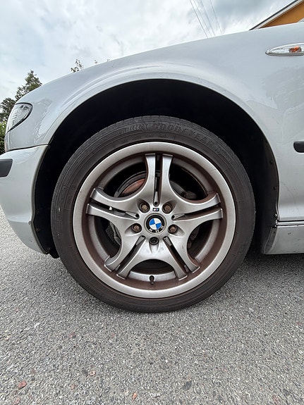 BMW 318i 3 of 5