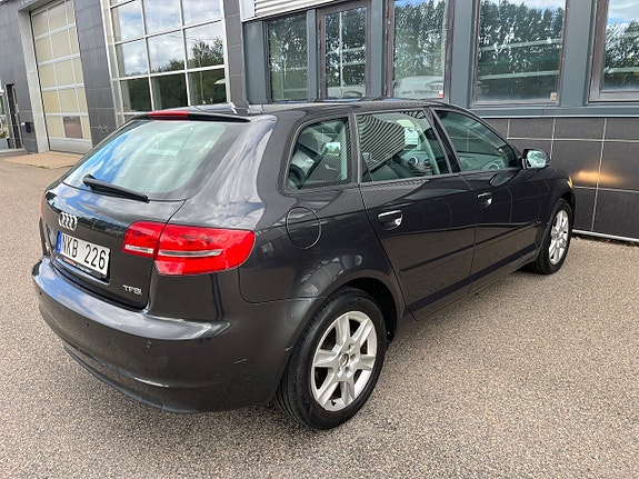 Audi A3 4 of 5