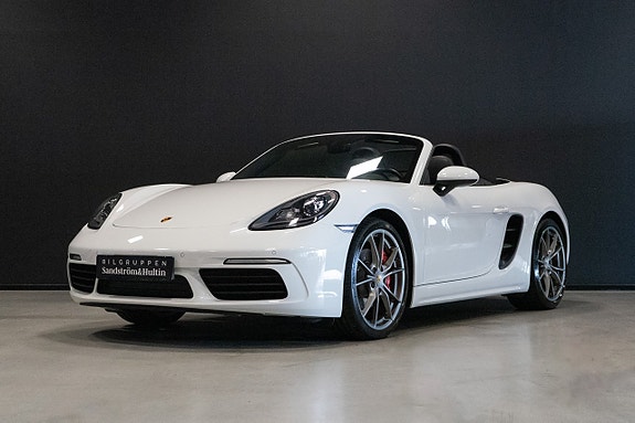 Porsche 718 Boxster S 4 of 5