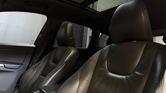 Volvo XC60 17 of 29