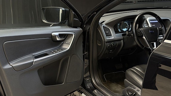 Volvo XC60 14 of 29