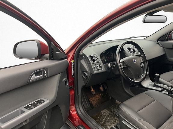 Volvo V50 10 of 25