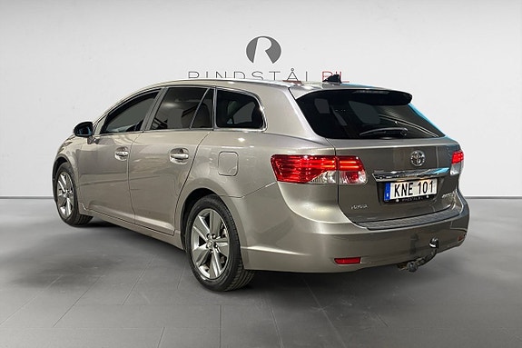 Toyota Avensis 5 of 5