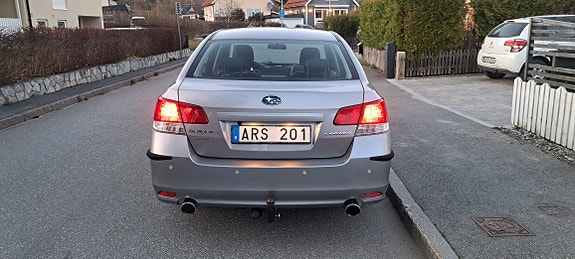 Subaru Legacy 4 of 5