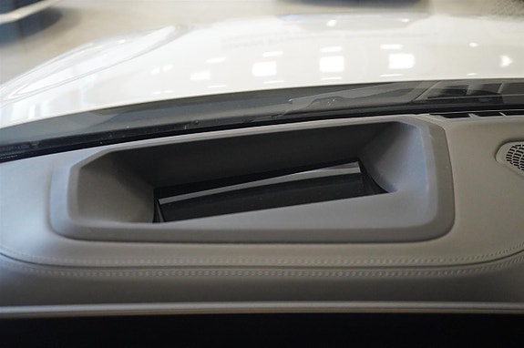 BMW i4 19 of 27