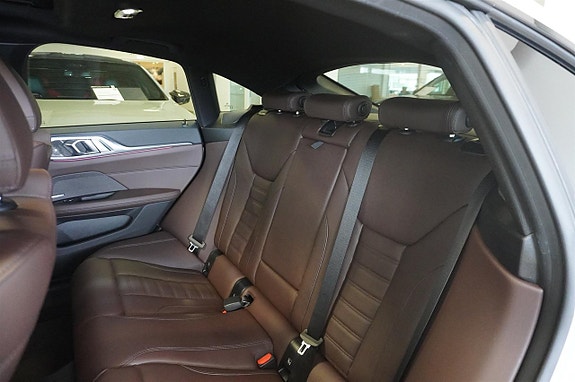 BMW i4 22 of 27