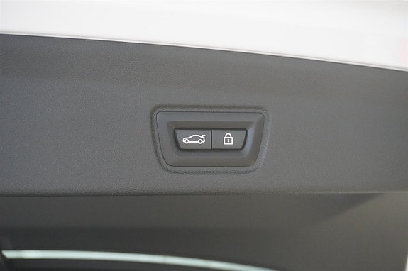 BMW i4 26 of 27