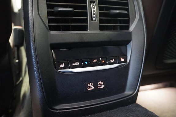 BMW i4 24 of 27