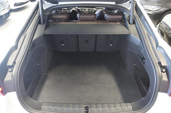 BMW i4 25 of 27