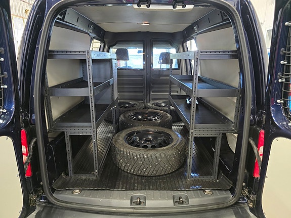 Volkswagen Caddy Maxi 19 of 25