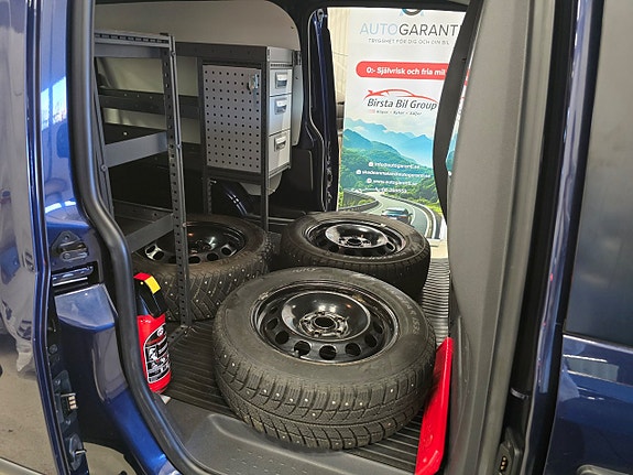 Volkswagen Caddy Maxi 22 of 25