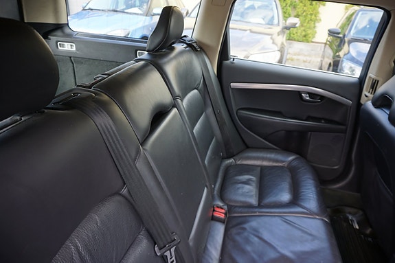 Volvo V70 7 of 8