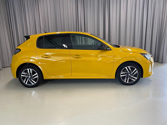 Peugeot 208 3 of 5