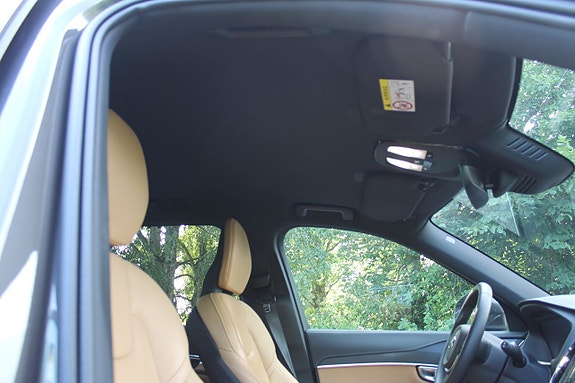Volvo XC90 8 of 20