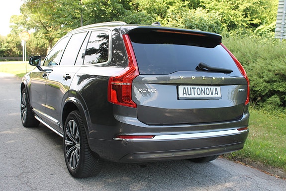 Volvo XC90 3 of 5