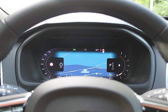 Volvo XC90 17 of 20