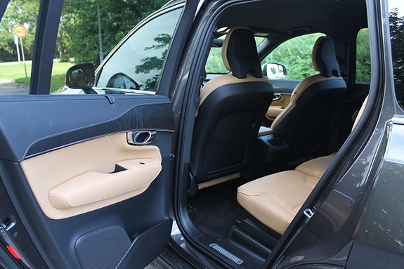 Volvo XC90 15 of 20