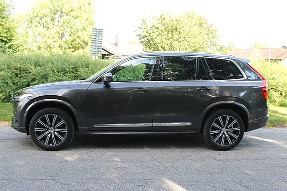 Volvo XC90 2 of 5