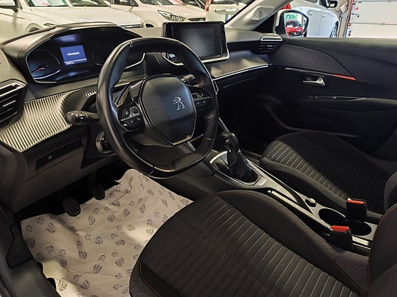 Peugeot 208 8 of 19