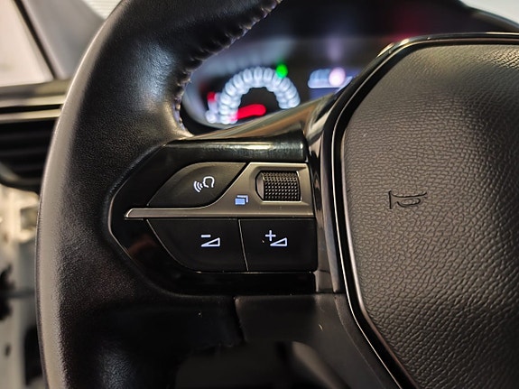 Peugeot 208 10 of 19