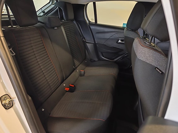 Peugeot 208 15 of 19