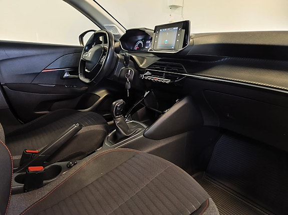 Peugeot 208 14 of 19