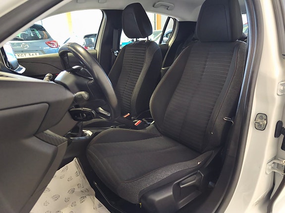 Peugeot 208 9 of 19