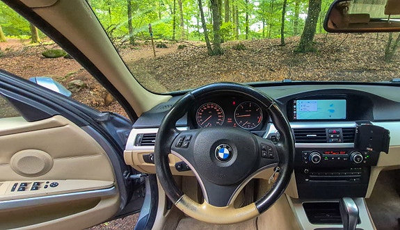 BMW 320d 5 of 5