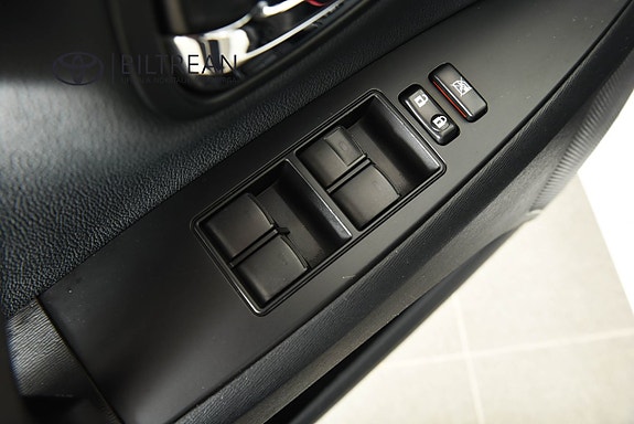 Toyota Avensis 10 of 17