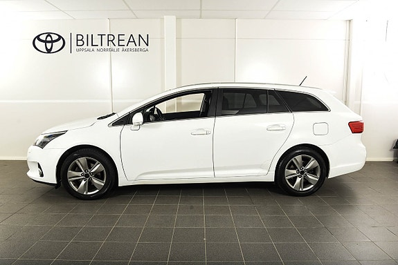 Toyota Avensis 2 of 17