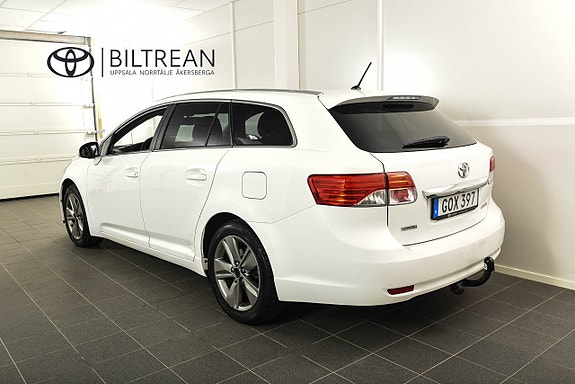 Toyota Avensis 3 of 17