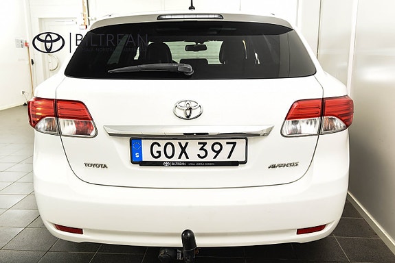 Toyota Avensis 4 of 17