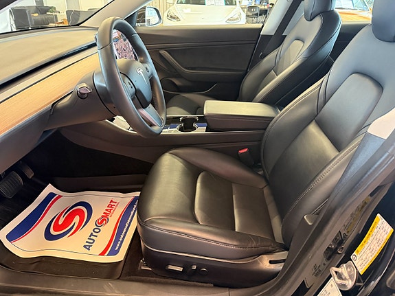 Tesla Model 3 6 of 17