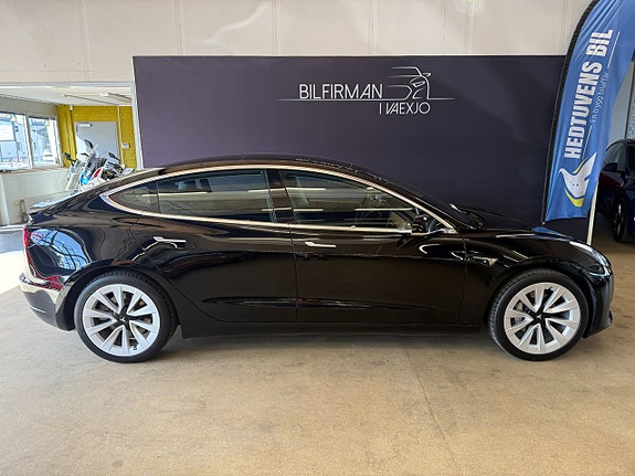 Tesla Model 3 3 of 17