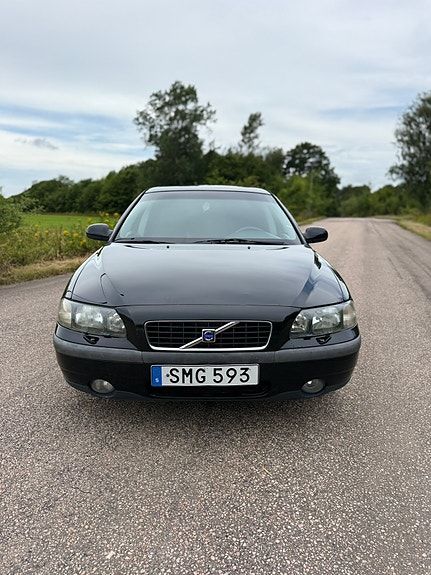 Volvo S60 3 of 5
